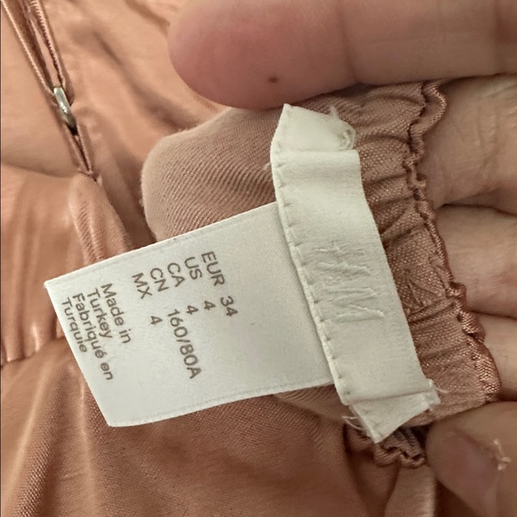H&M ROSE GOLD SATIN MIDI SLIP DRESS SIZE 4 NWT - Picture 10 of 10